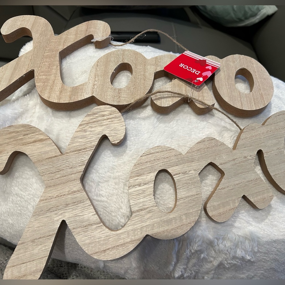 NWT Set of 2 XOXO Wooden Signs